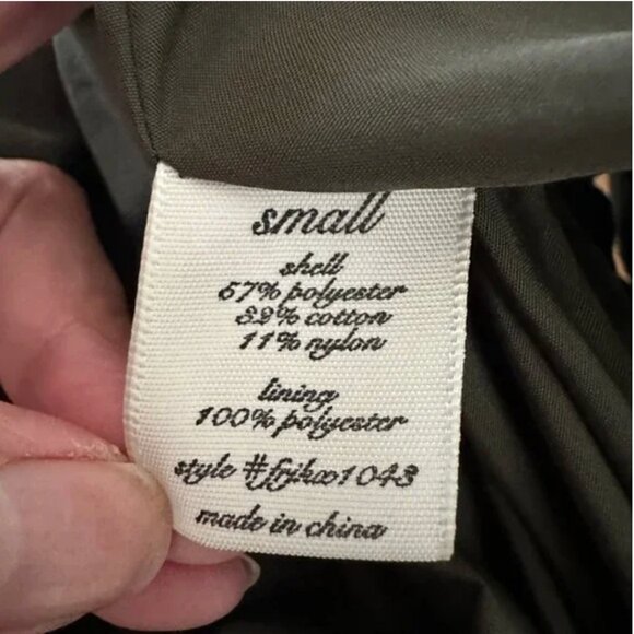 Blue Rain Olive Quilted Vest with Gold Hardware and Front Pockets Size Small - Picture 6 of 6